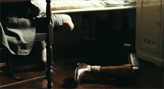 Der Pirat in Alexandrias Geschichte aus The Fall ist eigentlich ein Stuntman, der sein Bein verloren hat und eine Prothese tragen muss.